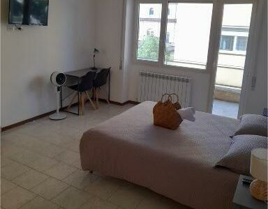 Camera N°1 Tripla Letto Matrimoniale + Singolo Con Balcone, Bagno in Comune