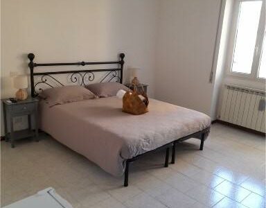 Camera N°2 Doppia Letto Matrimoniale Con Balcone, Bagno in Comune